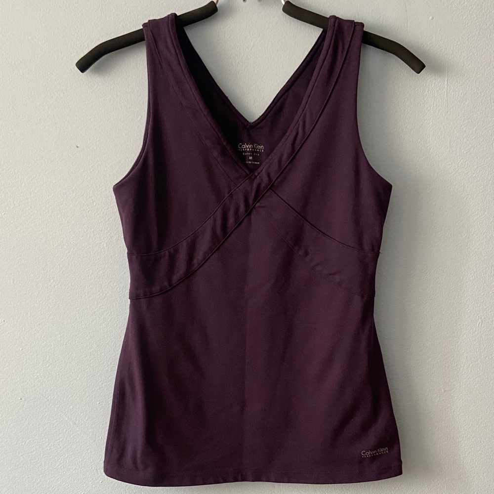 Calvin Klein Women's Performance Quick-Dry Purple Sleeveless Top, Size Medium.